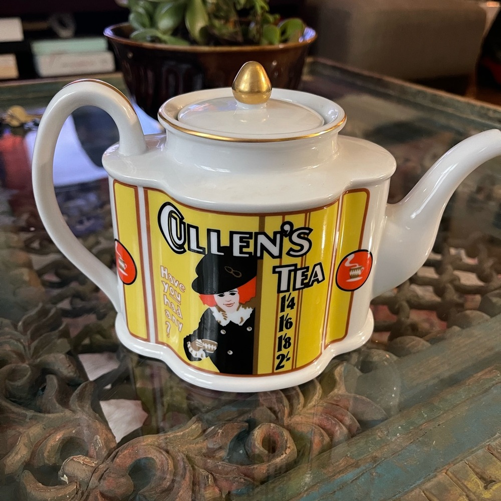 Cullen’s porcelain tea pot